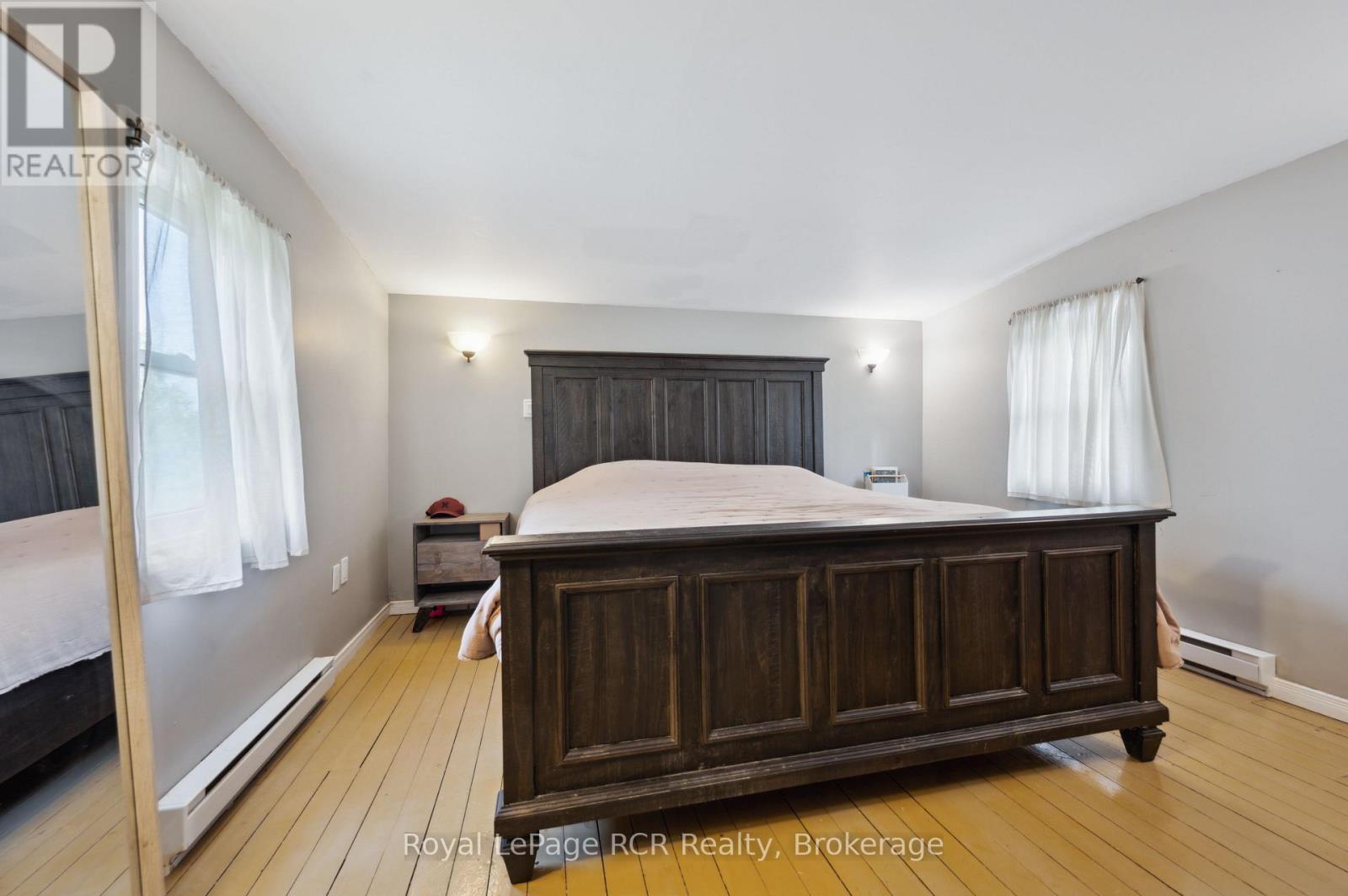 












308 FERGUS STREET

,
Wellington North (Mount Forest),




Ontario
N0G2L2

