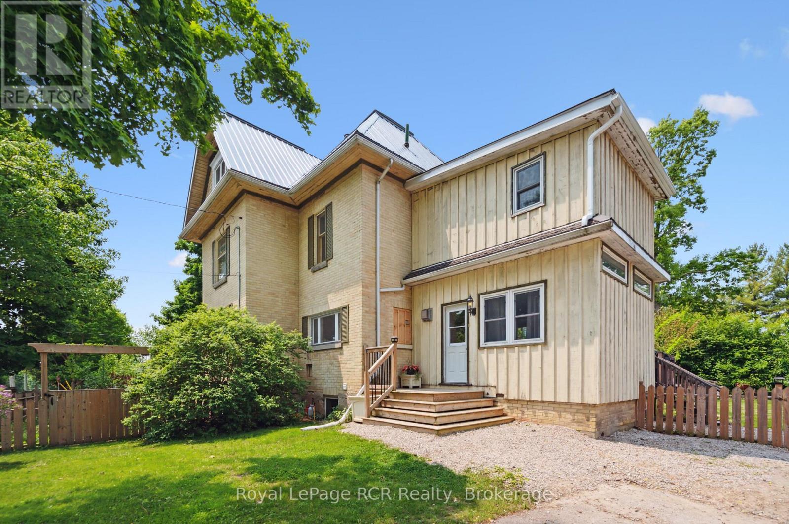 












308 FERGUS STREET

,
Wellington North (Mount Forest),




Ontario
N0G2L2

