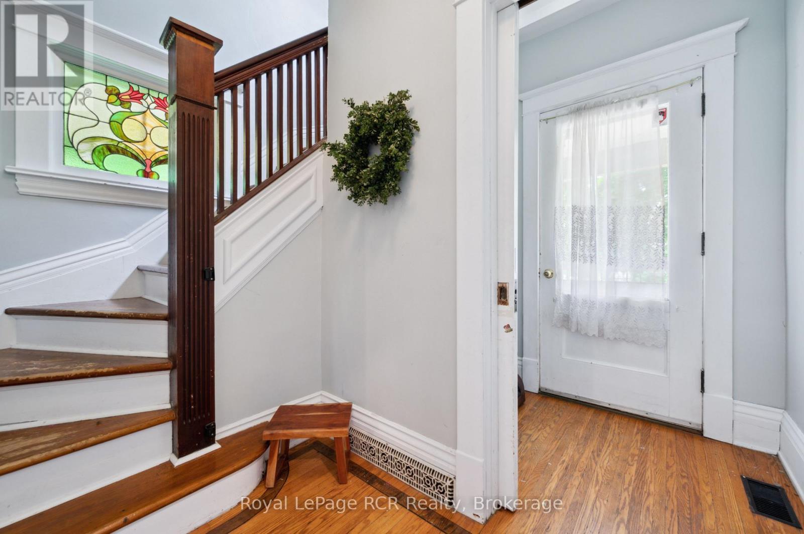 












308 FERGUS STREET

,
Wellington North (Mount Forest),




Ontario
N0G2L2


