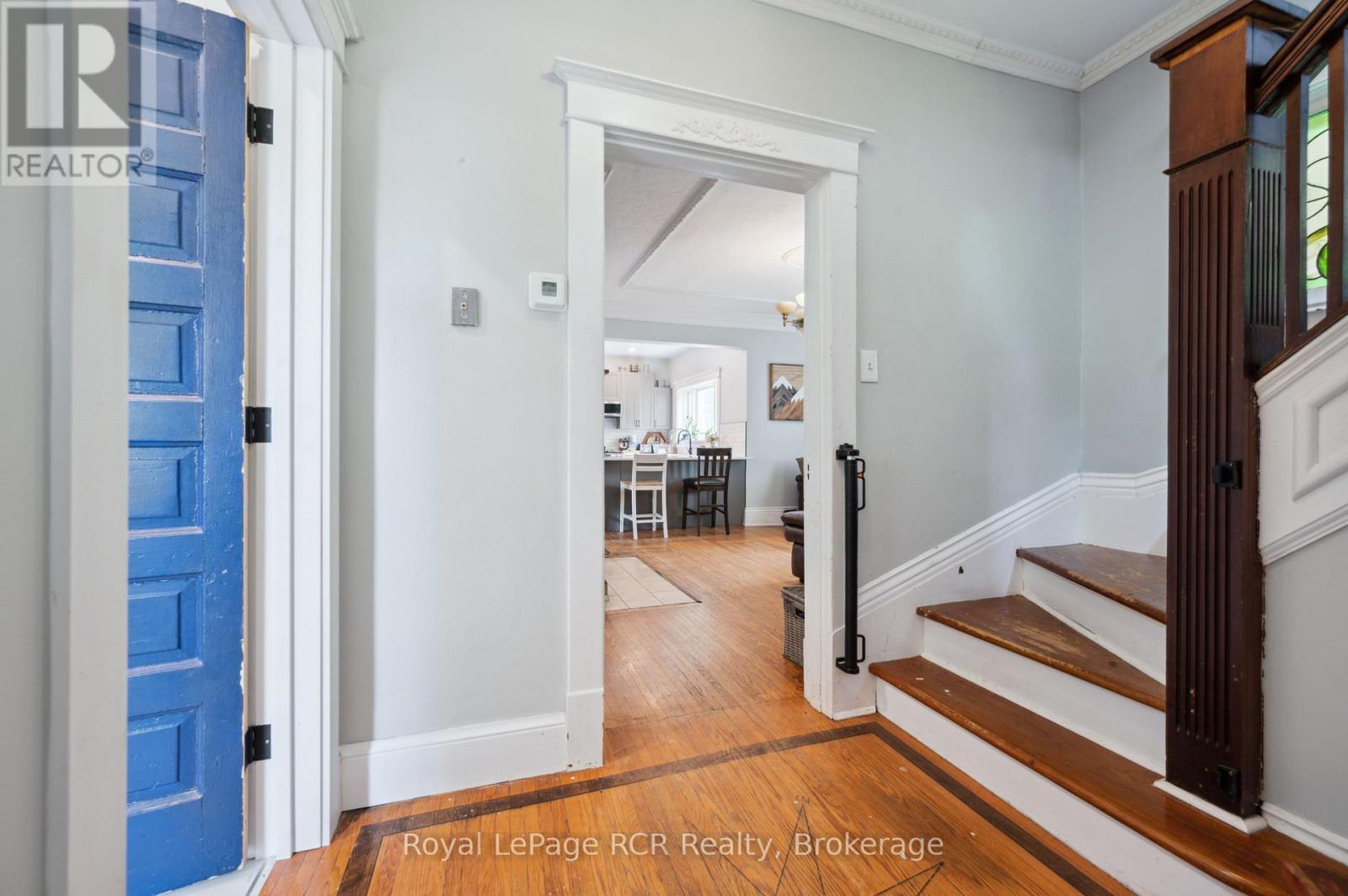 












308 FERGUS STREET

,
Wellington North (Mount Forest),




Ontario
N0G2L2

