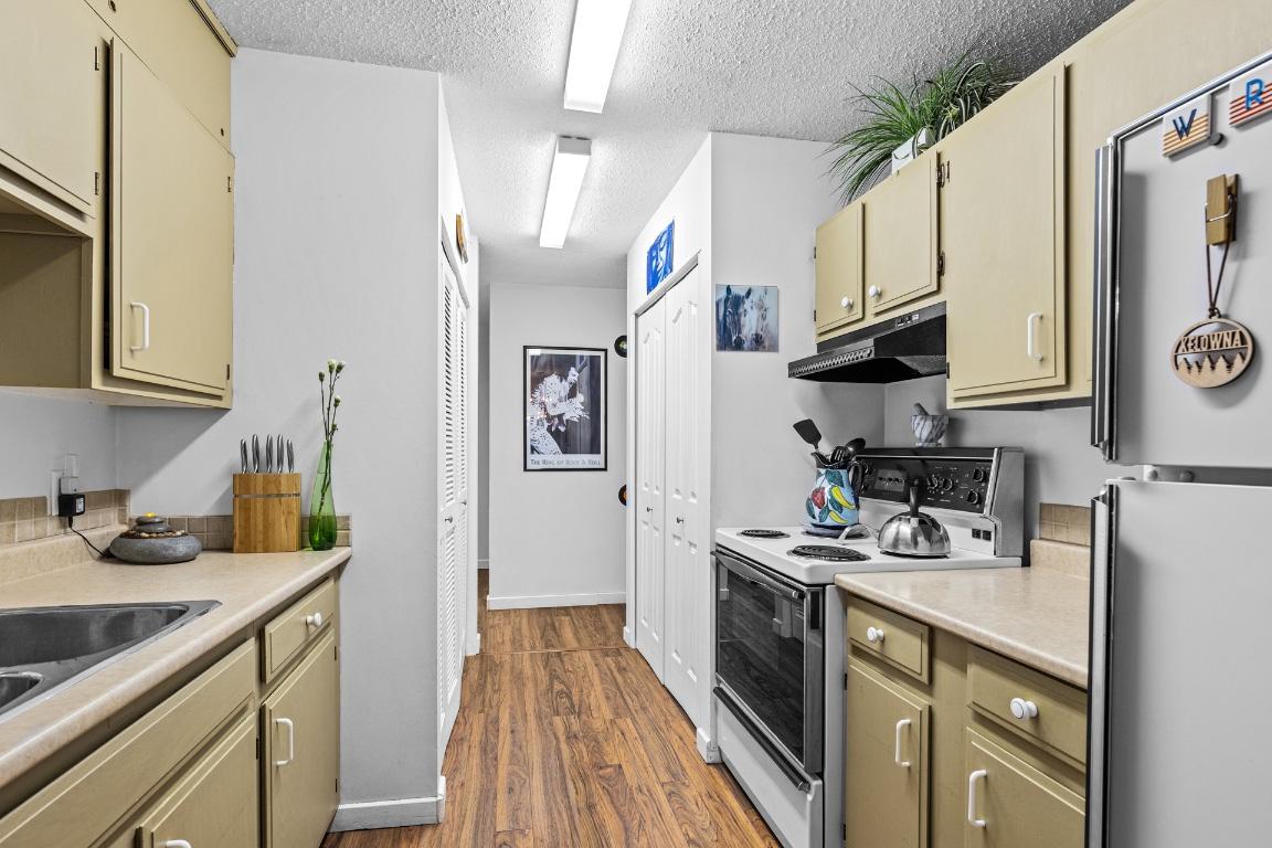 









1665


Ufton

Court, 218,
Kelowna,




BC
V1Y 8G7

