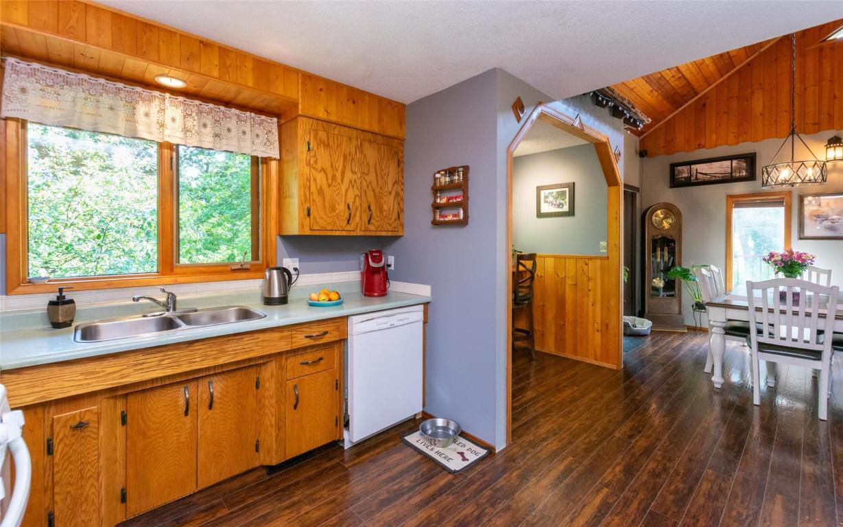 









2464


Waverly

Drive,
Blind Bay,




BC
V0E 2W0

