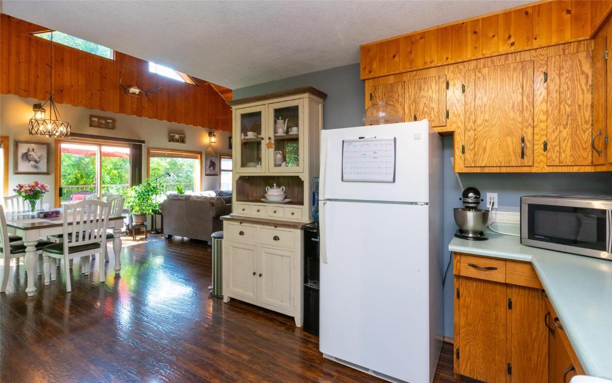 









2464


Waverly

Drive,
Blind Bay,




BC
V0E 2W0

