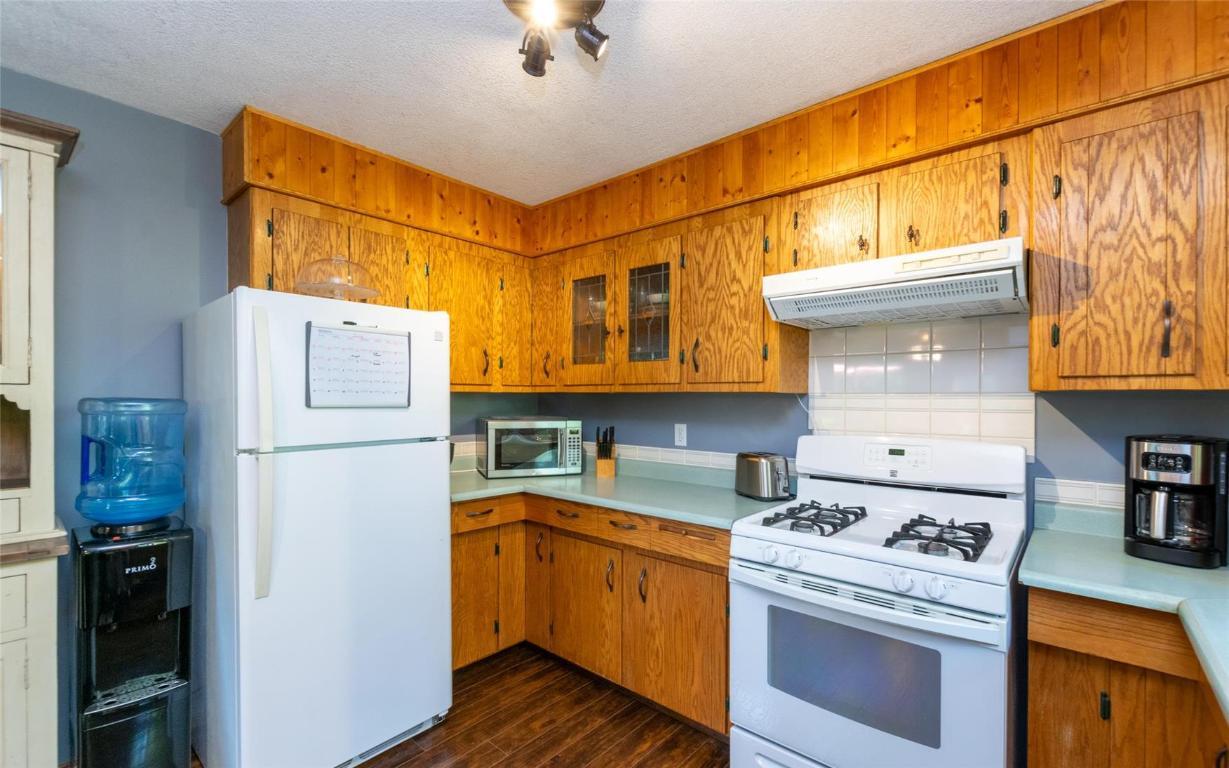 









2464


Waverly

Drive,
Blind Bay,




BC
V0E 2W0

