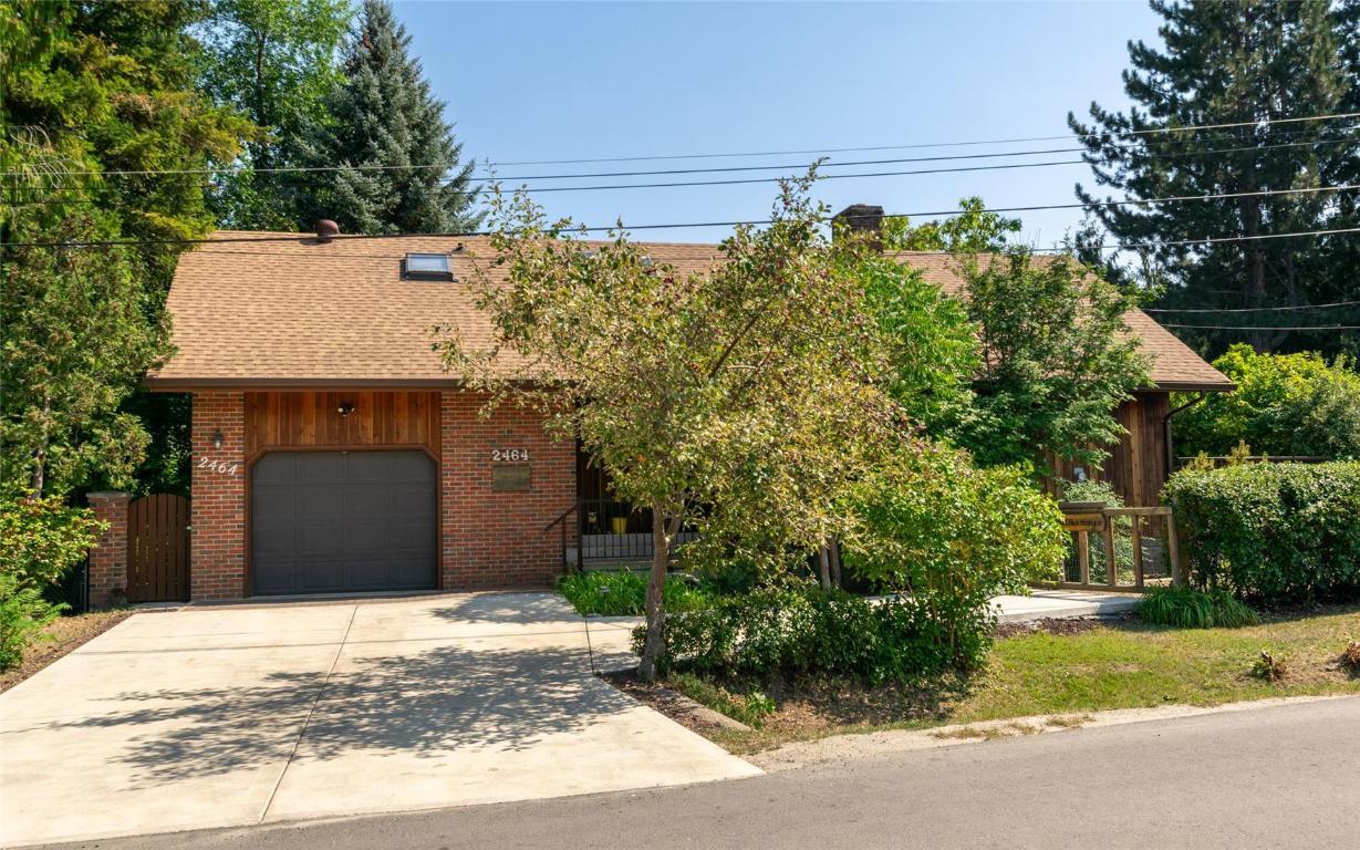 









2464


Waverly

Drive,
Blind Bay,




BC
V0E 2W0

