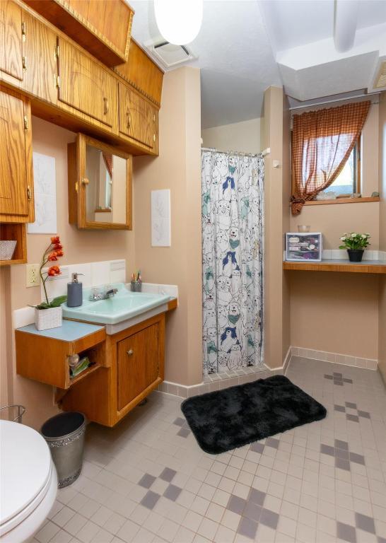 









2464


Waverly

Drive,
Blind Bay,




BC
V0E 2W0

