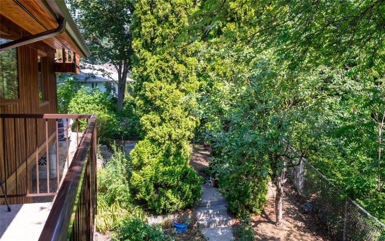 









2464


Waverly

Drive,
Blind Bay,




BC
V0E 2W0

