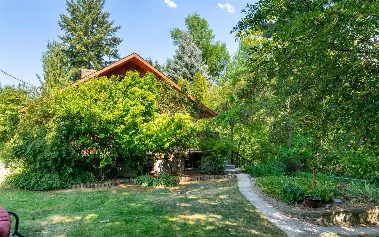 









2464


Waverly

Drive,
Blind Bay,




BC
V0E 2W0

