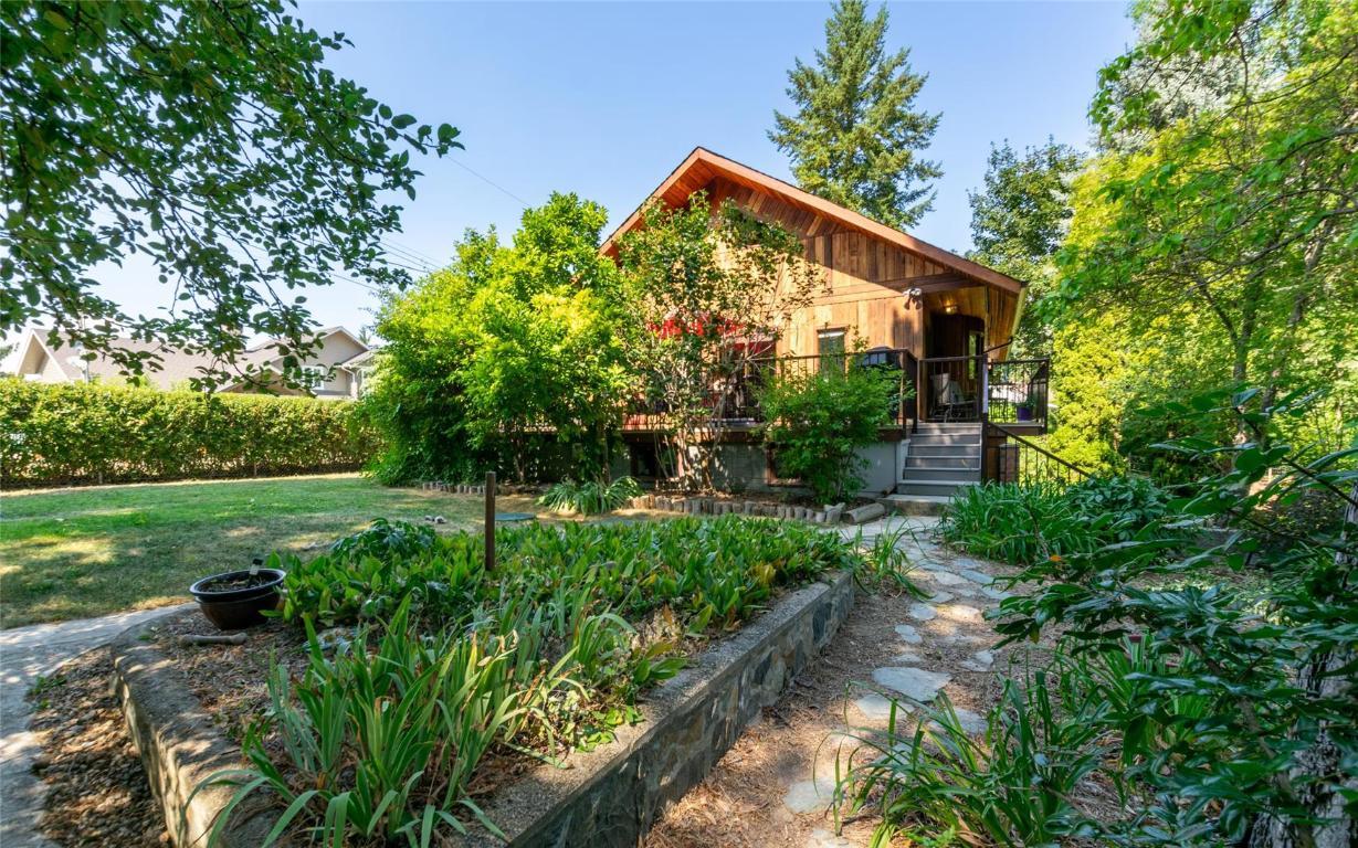 









2464


Waverly

Drive,
Blind Bay,




BC
V0E 2W0

