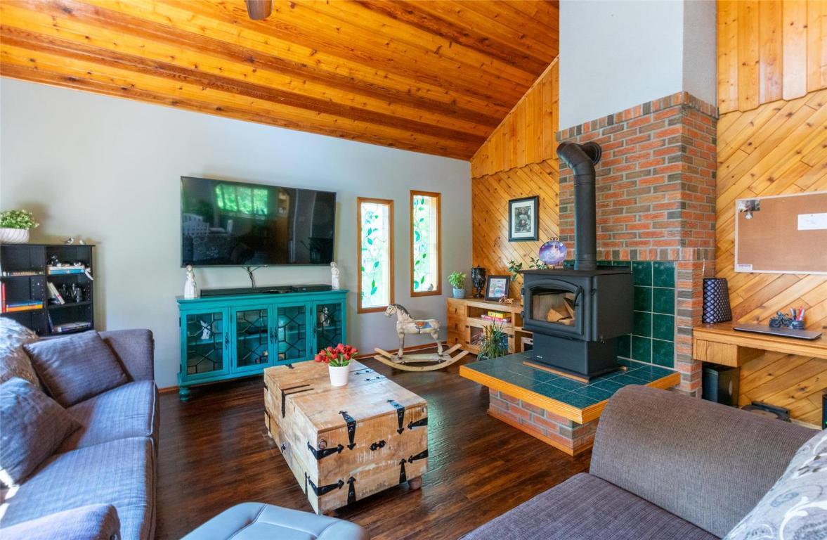 









2464


Waverly

Drive,
Blind Bay,




BC
V0E 2W0

