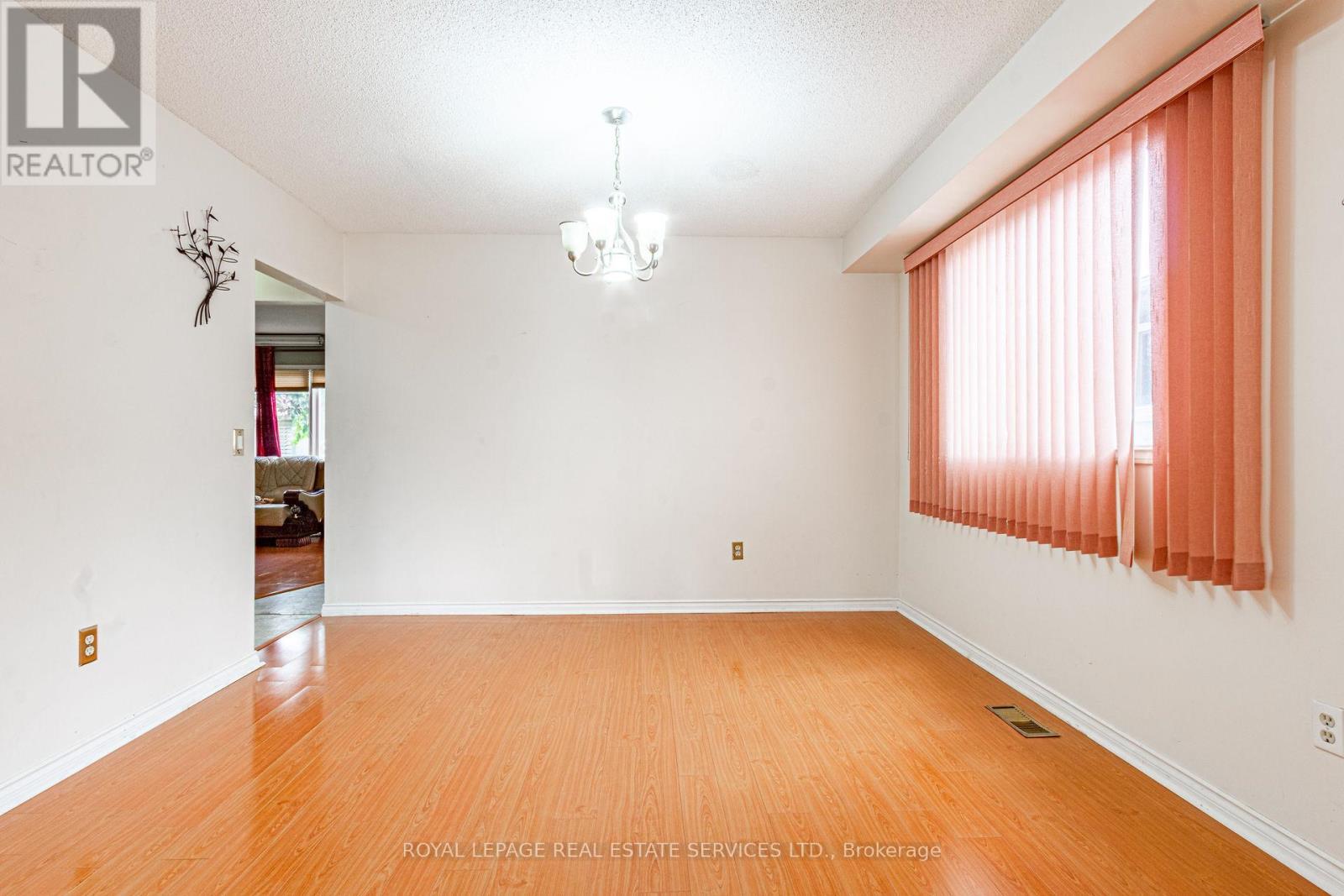 












111 STRAWBERRY DRIVE

,
Hamilton,




Ontario
L8E4R7


