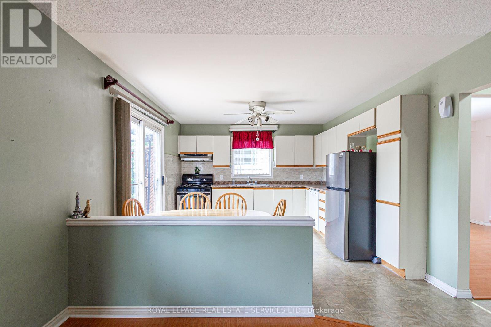 












111 STRAWBERRY DRIVE

,
Hamilton,




Ontario
L8E4R7

