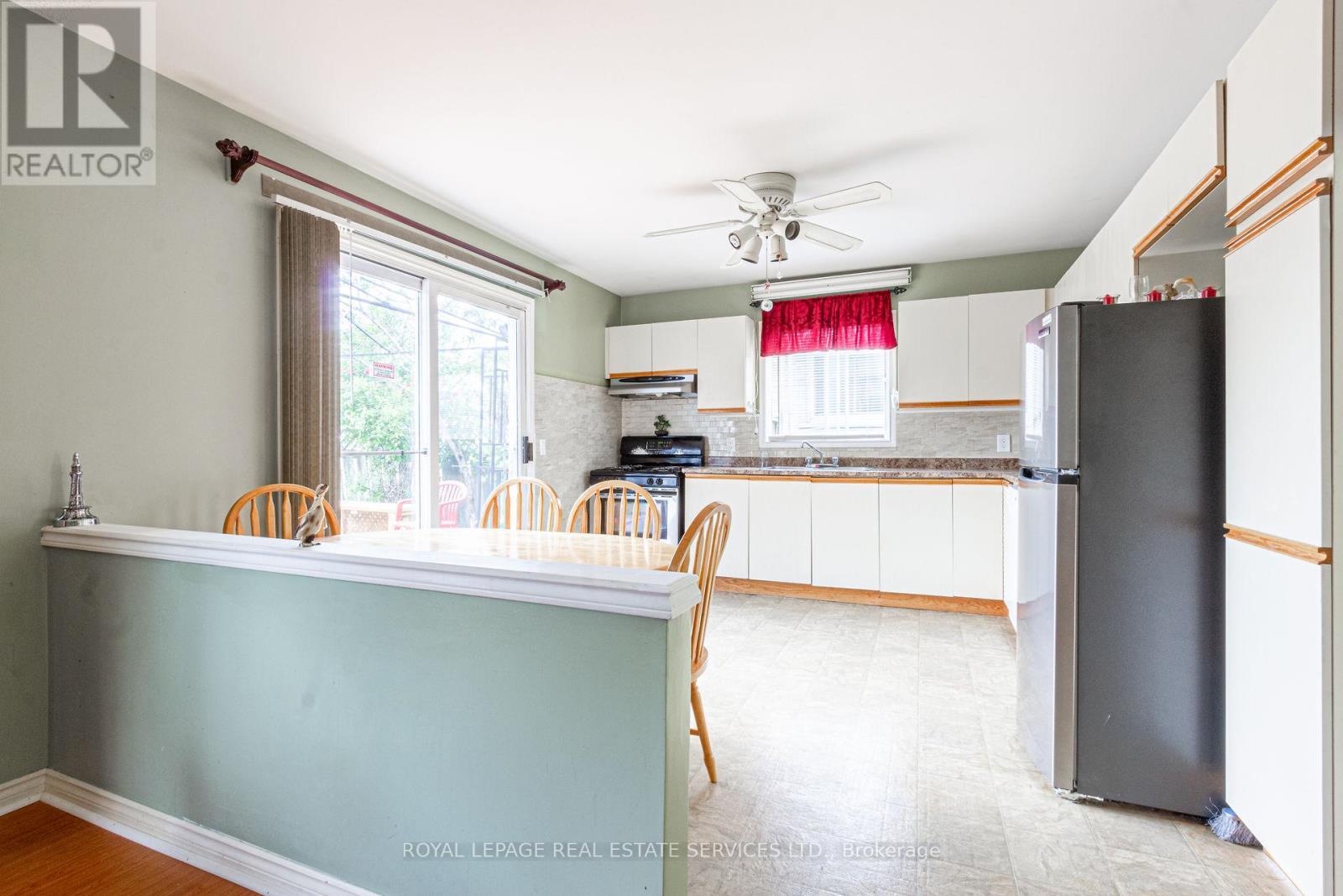 












111 STRAWBERRY DRIVE

,
Hamilton,




Ontario
L8E4R7

