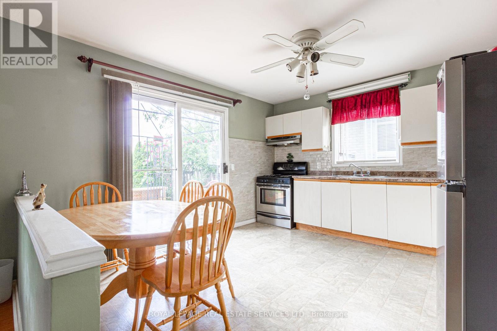 












111 STRAWBERRY DRIVE

,
Hamilton,




Ontario
L8E4R7

