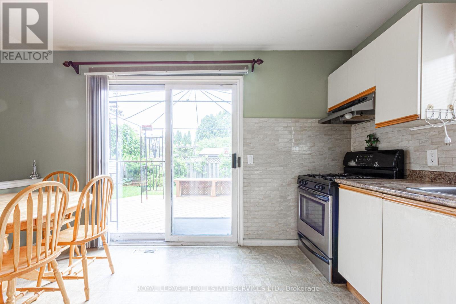 












111 STRAWBERRY DRIVE

,
Hamilton,




Ontario
L8E4R7


