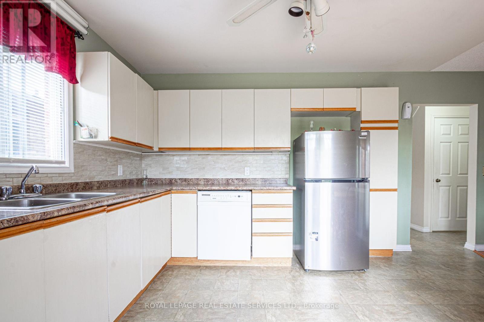 












111 STRAWBERRY DRIVE

,
Hamilton,




Ontario
L8E4R7

