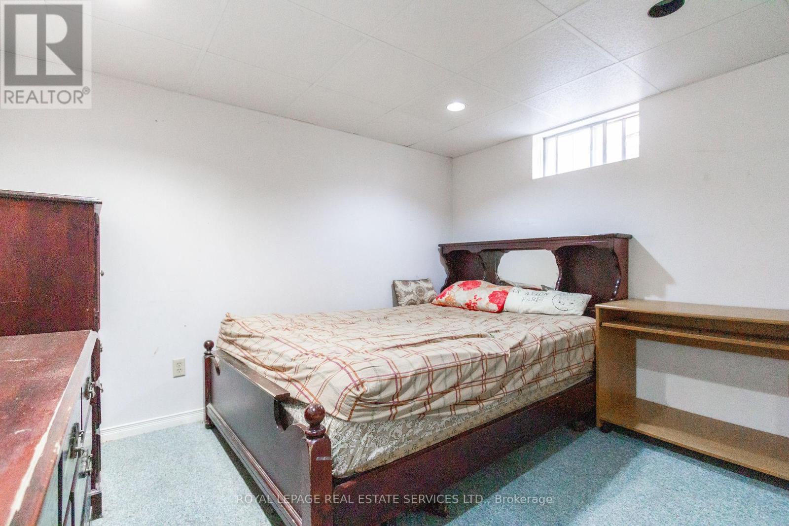 












111 STRAWBERRY DRIVE

,
Hamilton,




Ontario
L8E4R7

