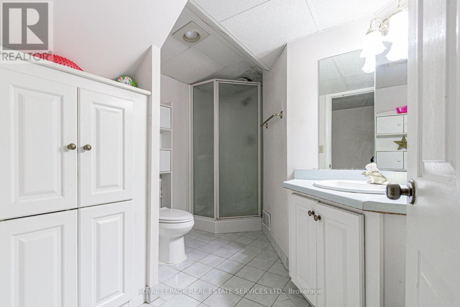 












111 STRAWBERRY DRIVE

,
Hamilton,




Ontario
L8E4R7

