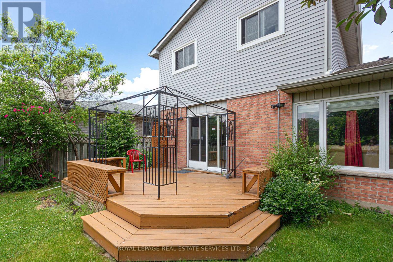 












111 STRAWBERRY DRIVE

,
Hamilton,




Ontario
L8E4R7

