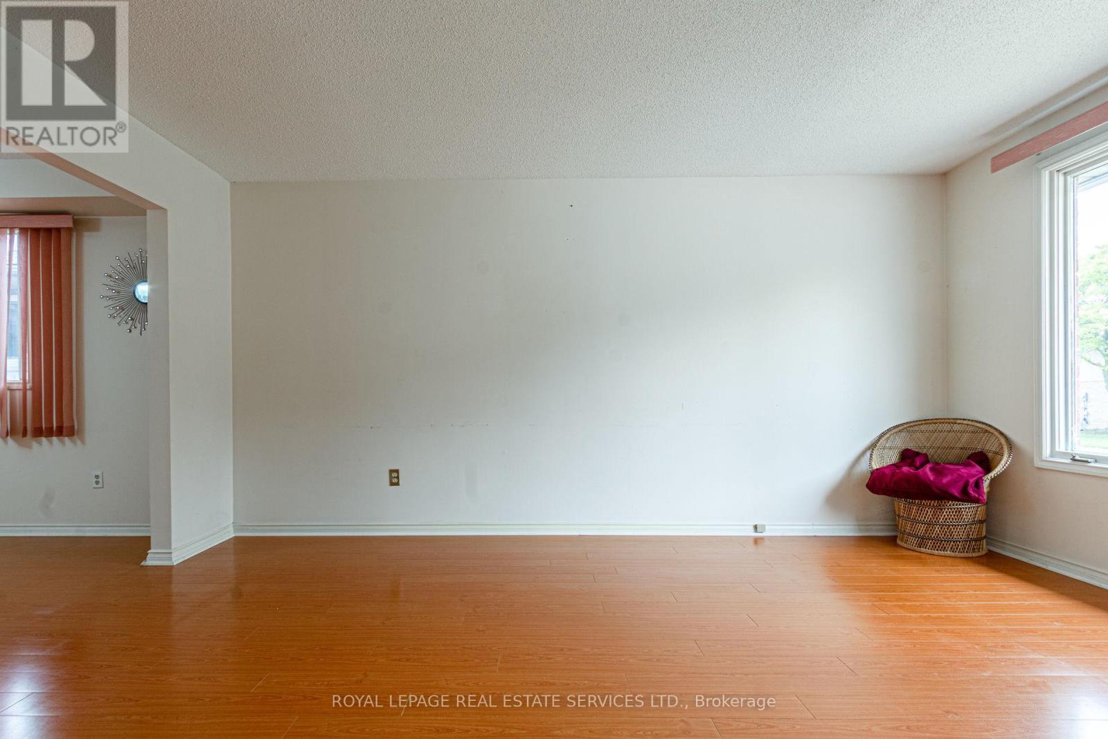












111 STRAWBERRY DRIVE

,
Hamilton,




Ontario
L8E4R7

