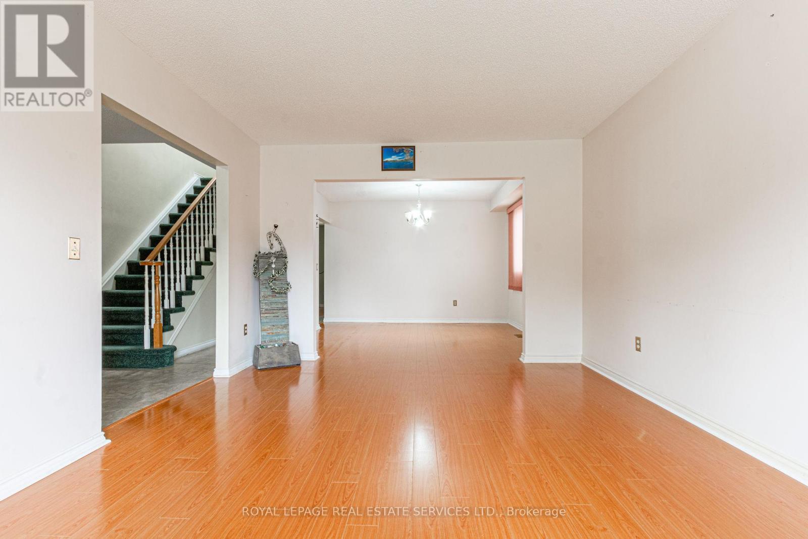 












111 STRAWBERRY DRIVE

,
Hamilton,




Ontario
L8E4R7

