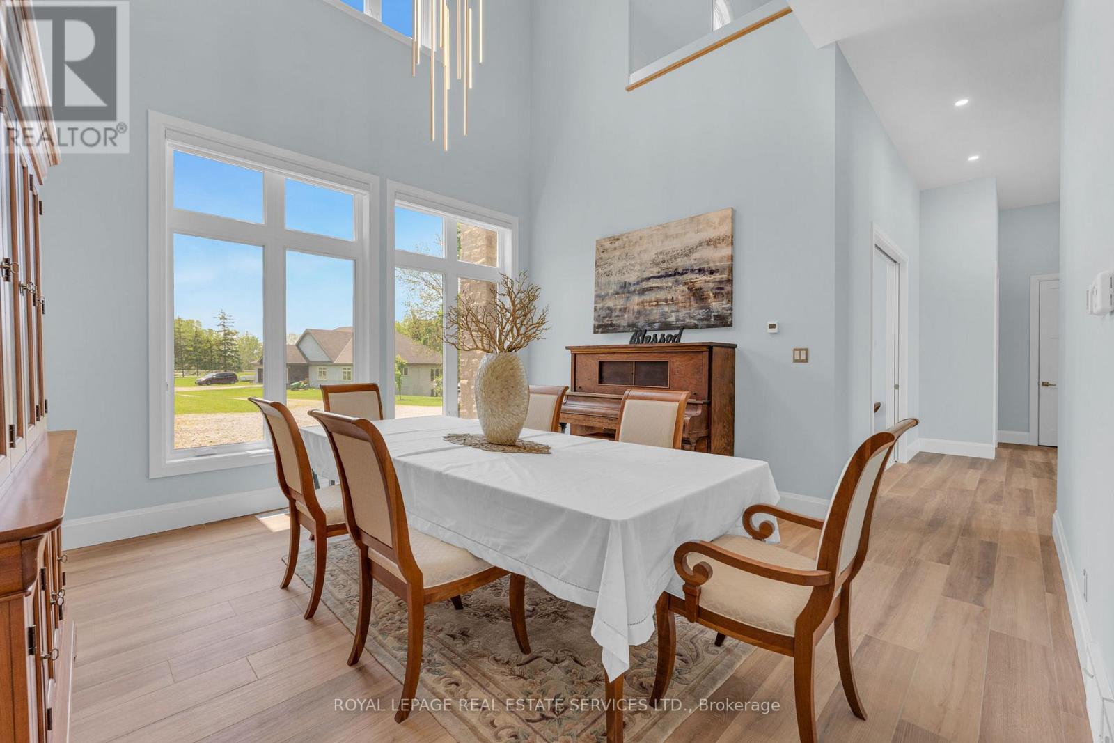 












2581 NORTH SERVICE ROAD

,
Lincoln,




Ontario
L0R1S0


