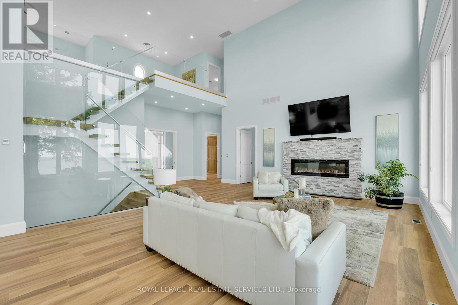 












2581 NORTH SERVICE ROAD

,
Lincoln,




Ontario
L0R1S0

