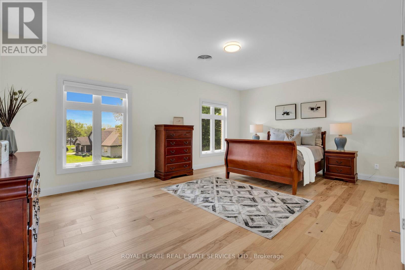 












2581 NORTH SERVICE ROAD

,
Lincoln,




Ontario
L0R1S0

