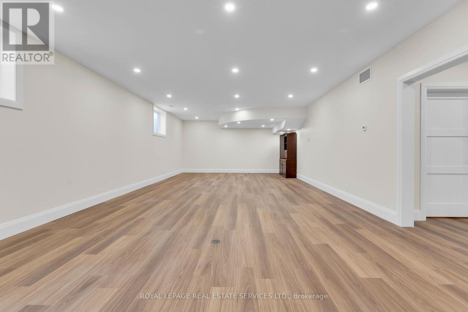 












2581 NORTH SERVICE ROAD

,
Lincoln,




Ontario
L0R1S0

