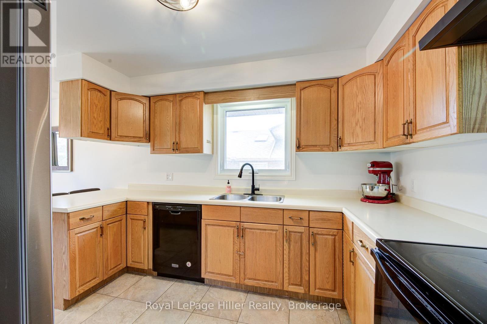 












59 SPRUNG COURT

,
Stratford,




Ontario
N4Z1G7

