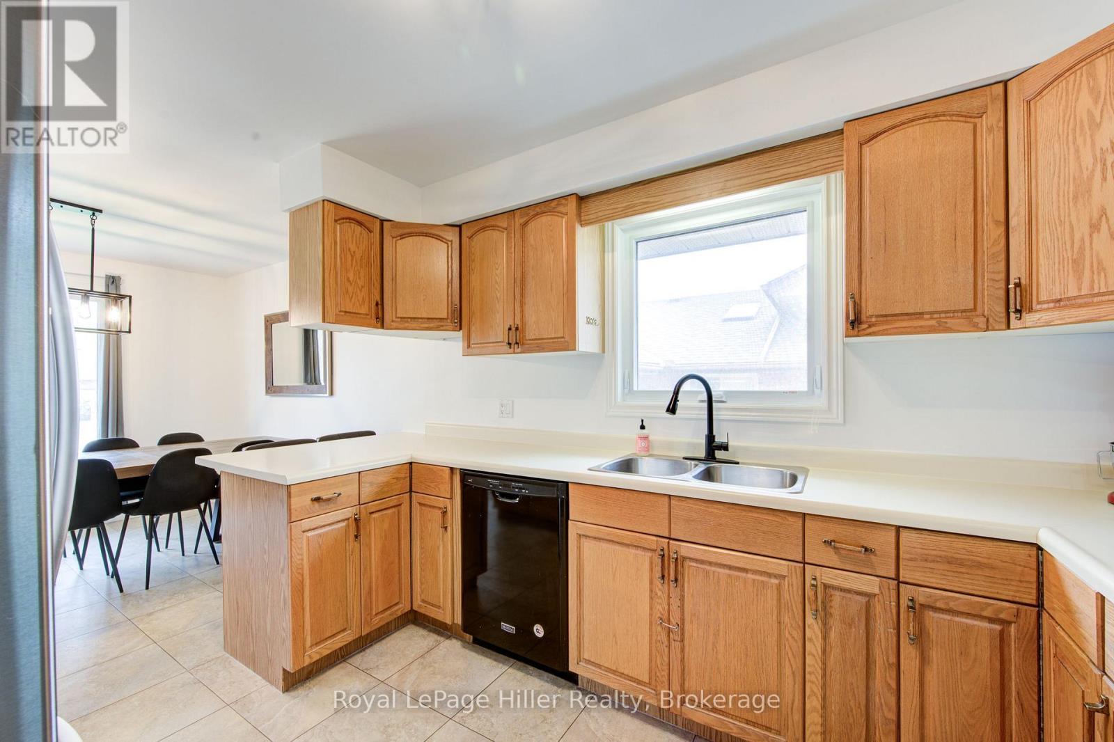 












59 SPRUNG COURT

,
Stratford,




Ontario
N4Z1G7


