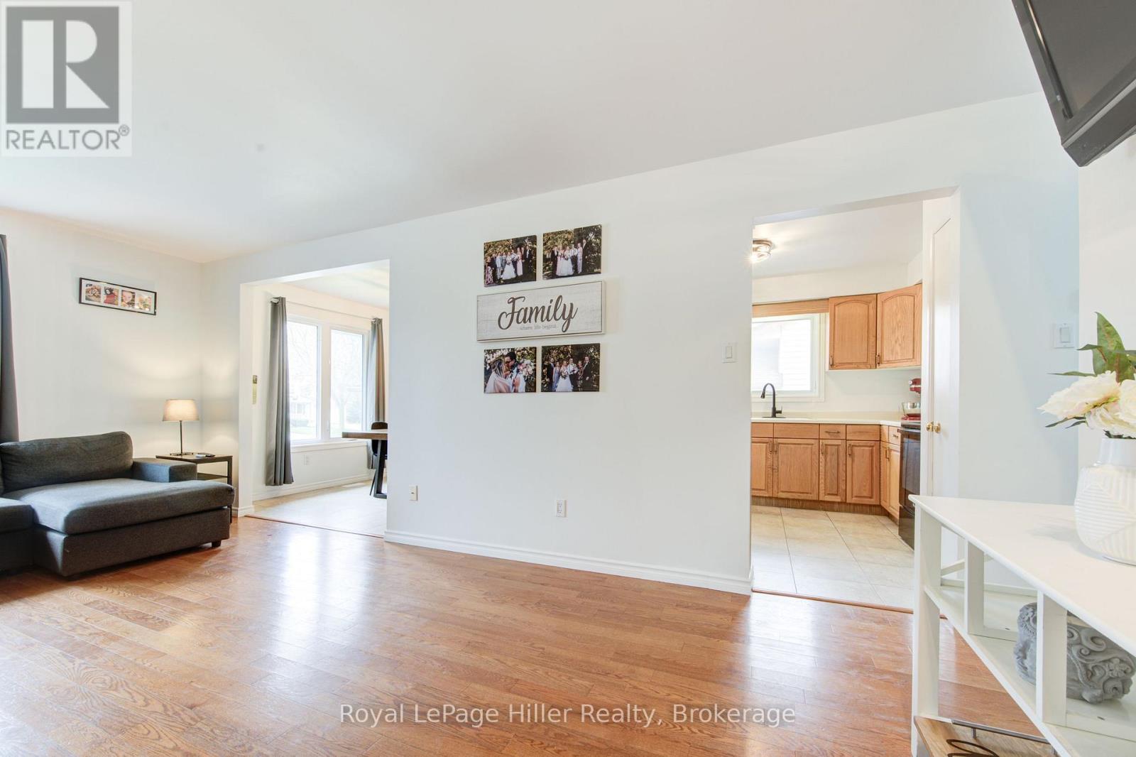 












59 SPRUNG COURT

,
Stratford,




Ontario
N4Z1G7

