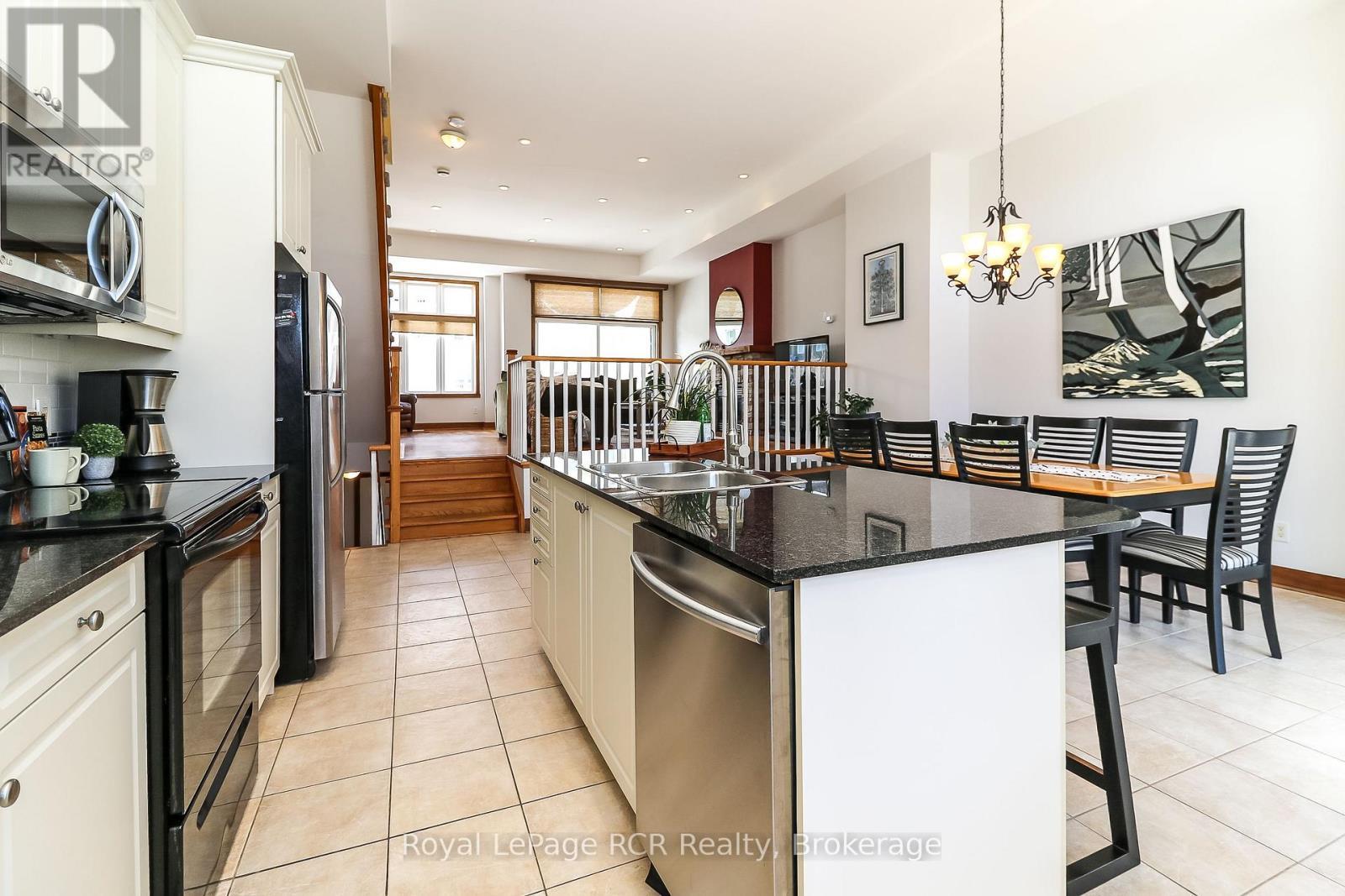 












10 - 104 FARM GATE ROAD

,
Blue Mountains,




Ontario
L9Y0L7

