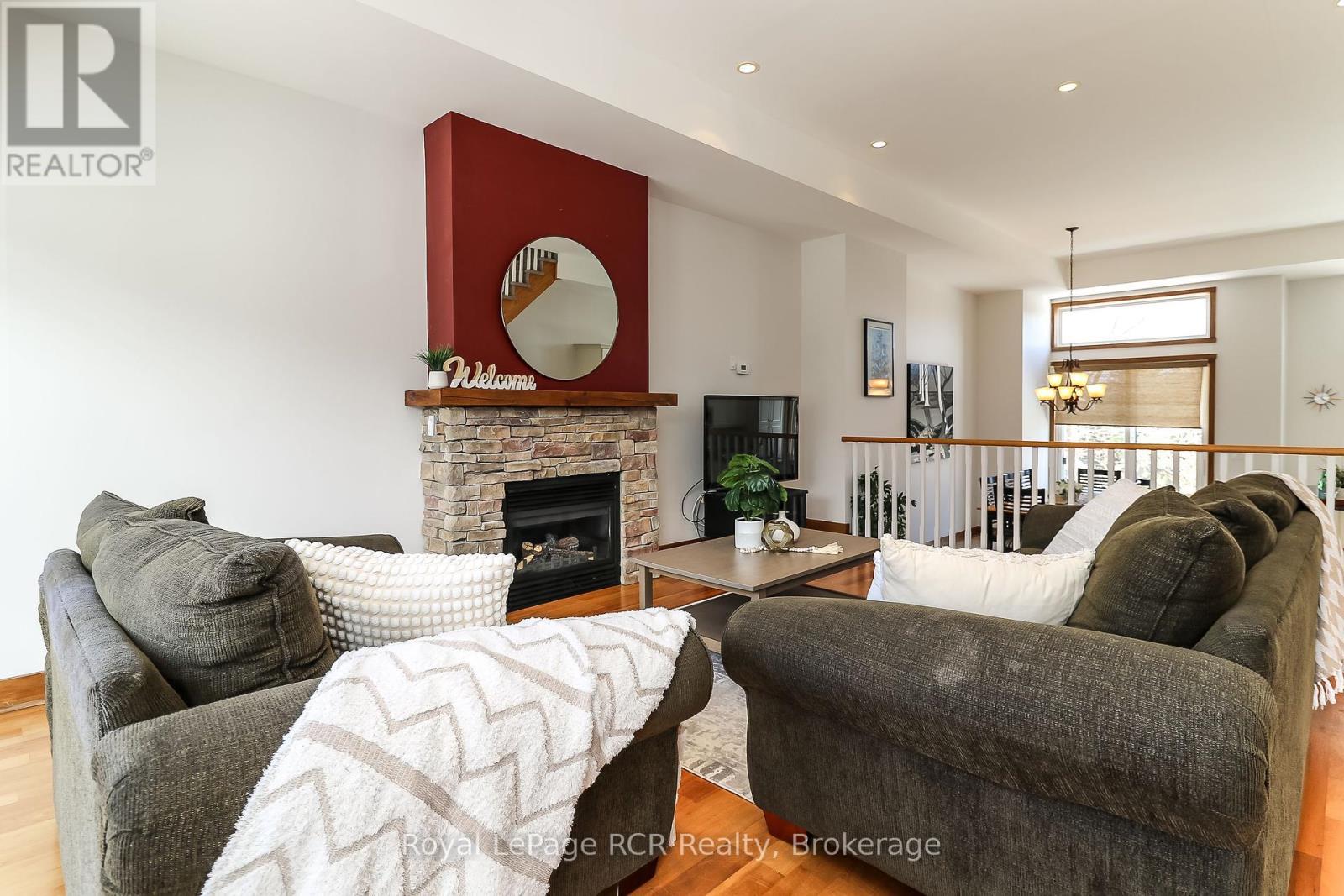












10 - 104 FARM GATE ROAD

,
Blue Mountains,




Ontario
L9Y0L7

