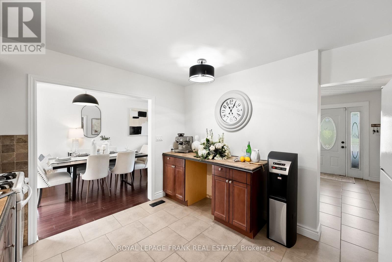 












904 SOMERVILLE STREET

,
Oshawa (Centennial),




Ontario
L1G4J7

