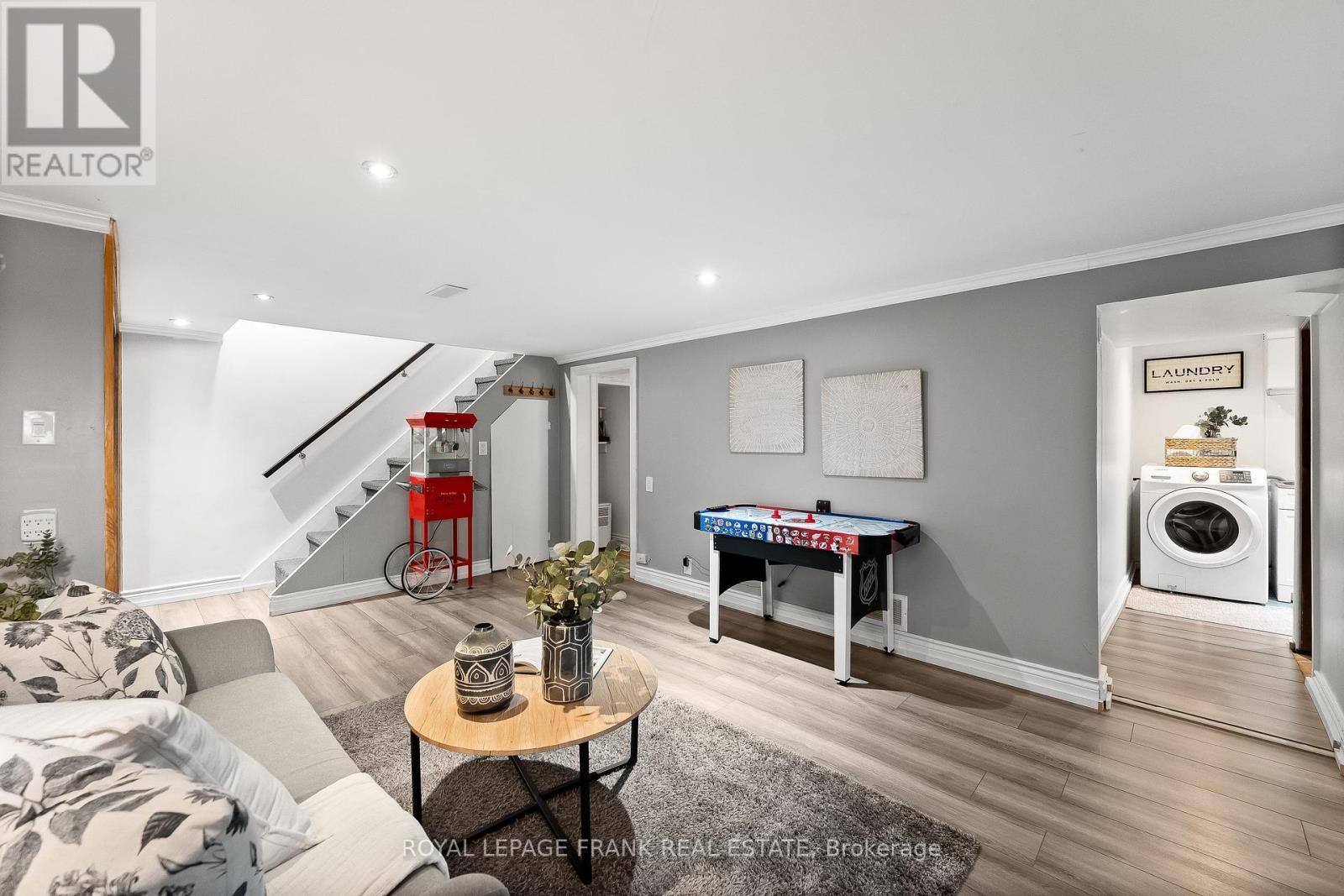 












904 SOMERVILLE STREET

,
Oshawa (Centennial),




Ontario
L1G4J7

