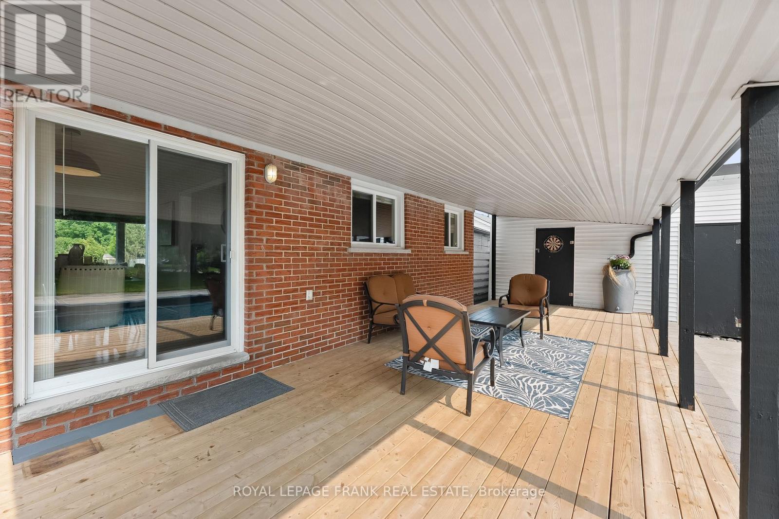 












904 SOMERVILLE STREET

,
Oshawa (Centennial),




Ontario
L1G4J7

