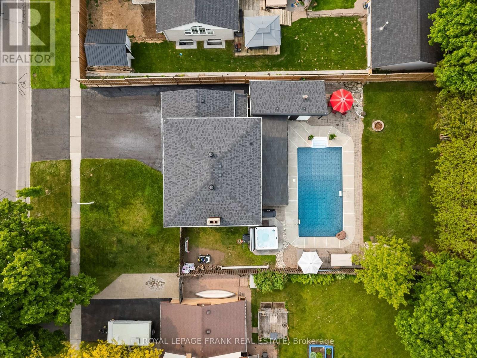 












904 SOMERVILLE STREET

,
Oshawa (Centennial),




Ontario
L1G4J7

