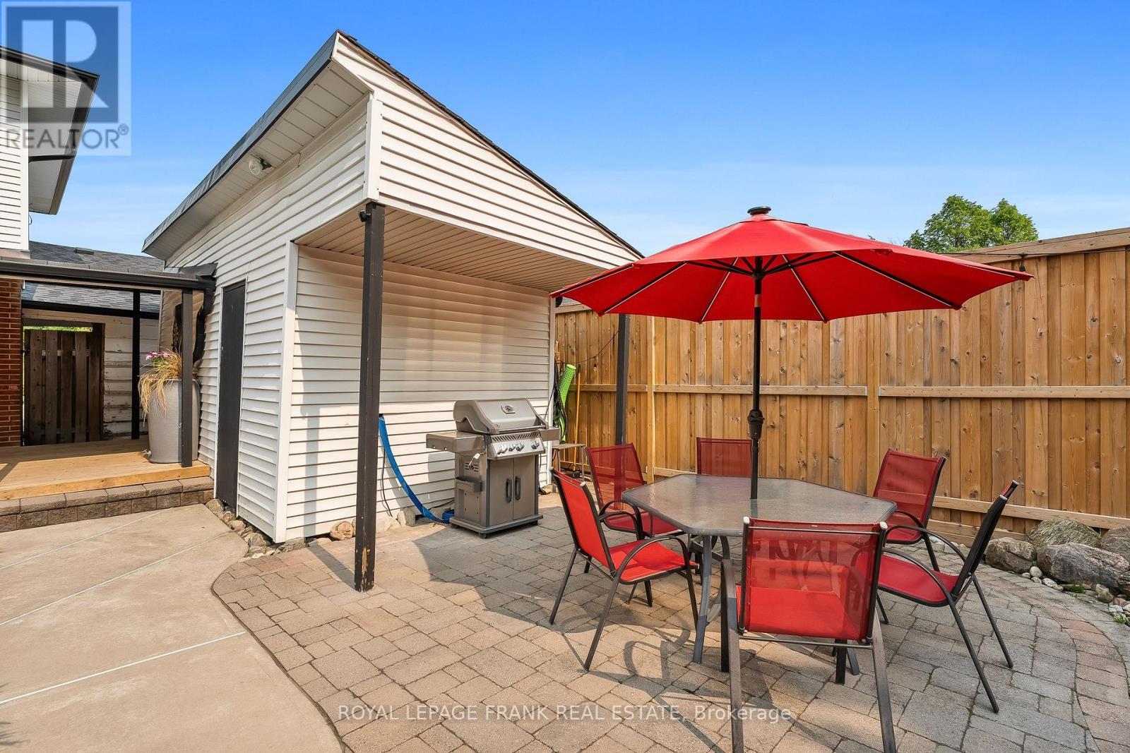 












904 SOMERVILLE STREET

,
Oshawa (Centennial),




Ontario
L1G4J7

