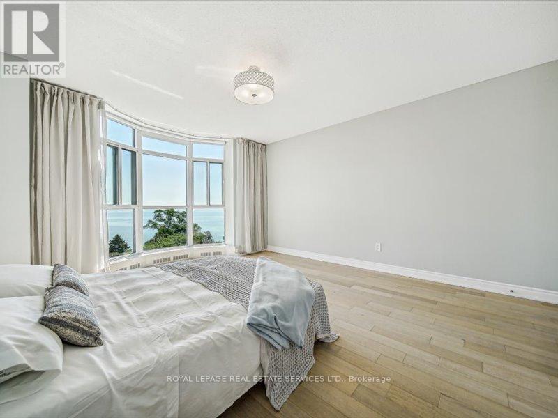 












708 - 5250 LAKESHORE ROAD

,
Burlington,




Ontario
L7L5L2

