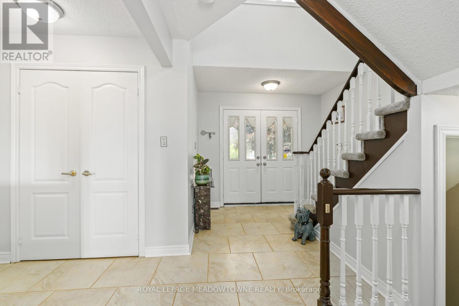 












1 MCCLURE COURT

,
Halton Hills,




Ontario
L7G5X6

