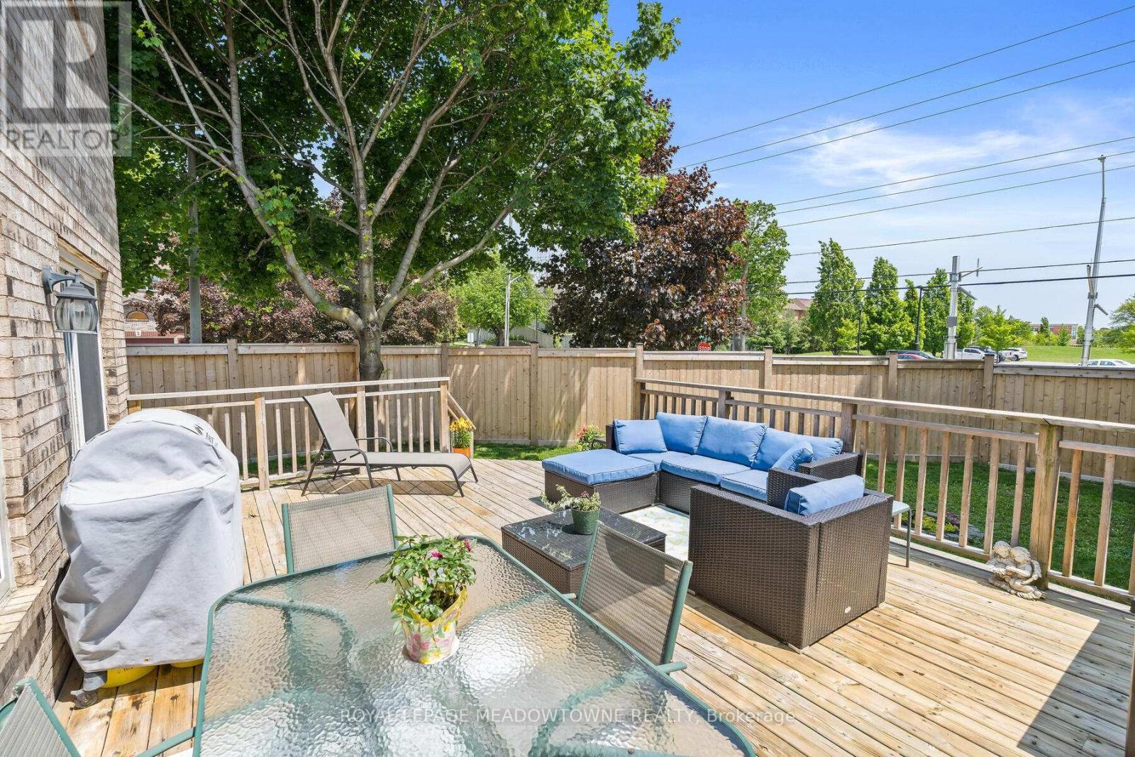 












1 MCCLURE COURT

,
Halton Hills,




Ontario
L7G5X6


