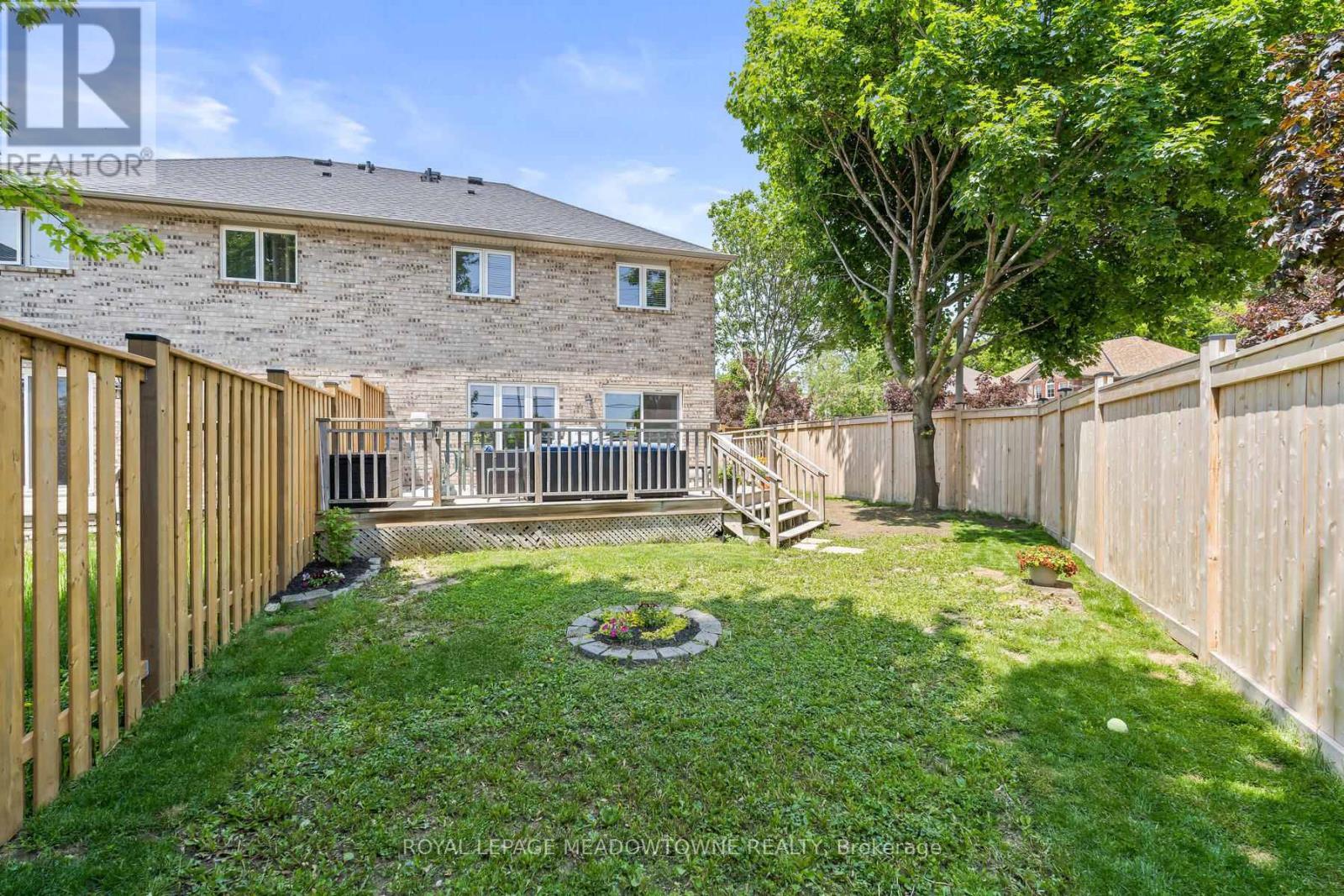 












1 MCCLURE COURT

,
Halton Hills,




Ontario
L7G5X6

