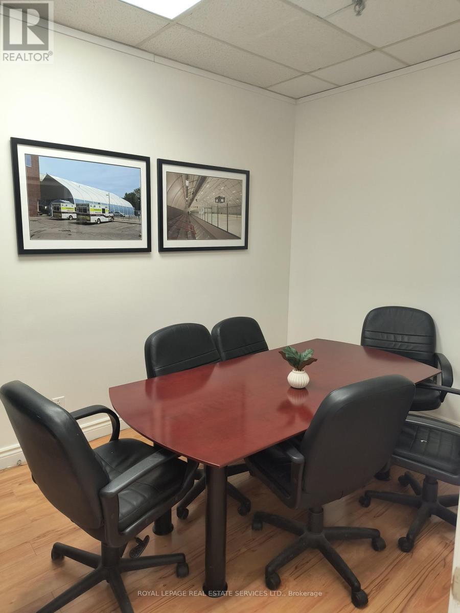 












4 - 12 UPJOHN ROAD

,
Toronto,




Ontario
M3B2V9

