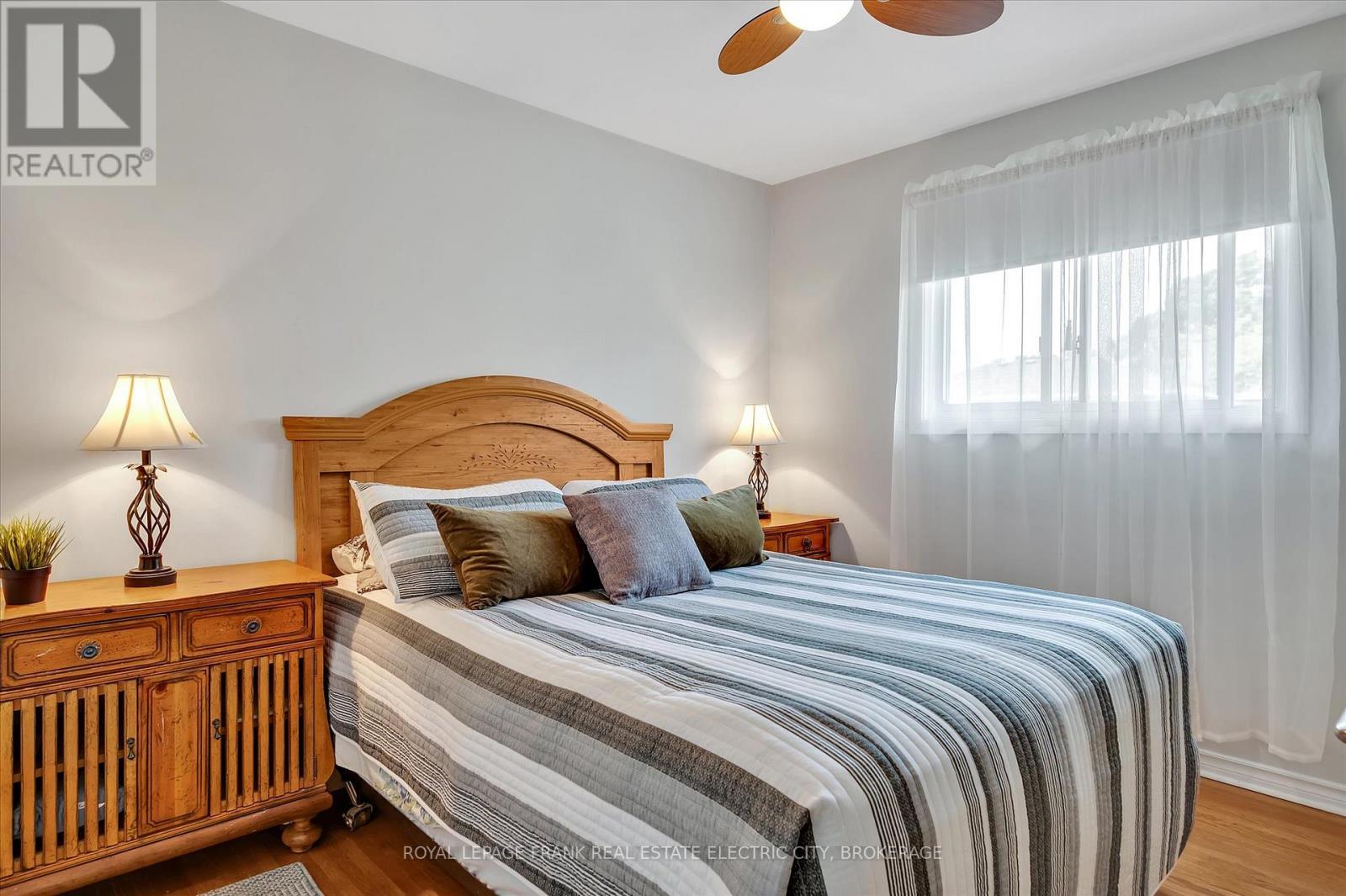 












887 WESTDALE AVENUE

,
Peterborough (Northcrest),




Ontario
K9H6C5

