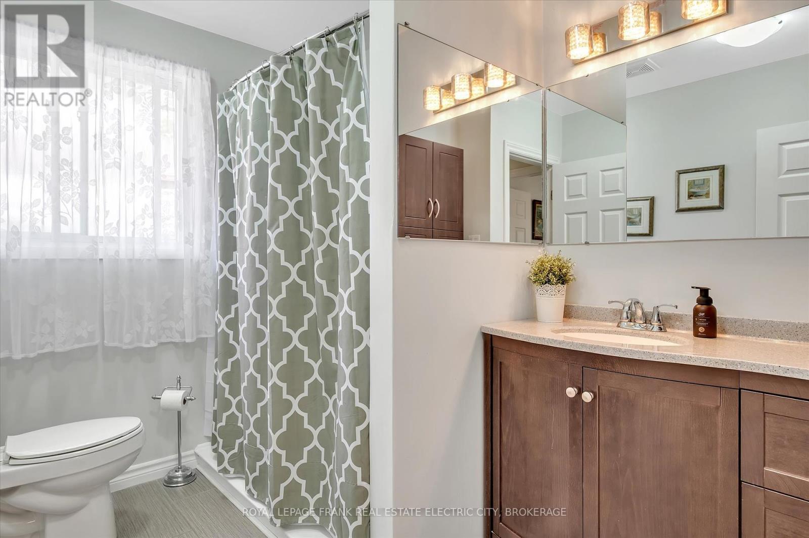 












887 WESTDALE AVENUE

,
Peterborough (Northcrest),




Ontario
K9H6C5

