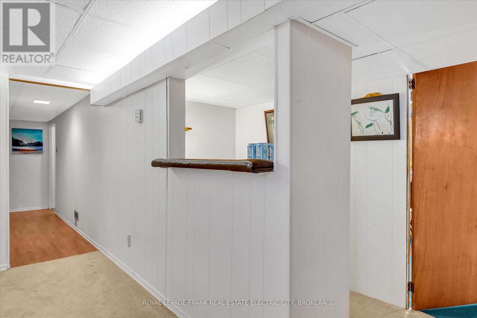 












887 WESTDALE AVENUE

,
Peterborough (Northcrest),




Ontario
K9H6C5

