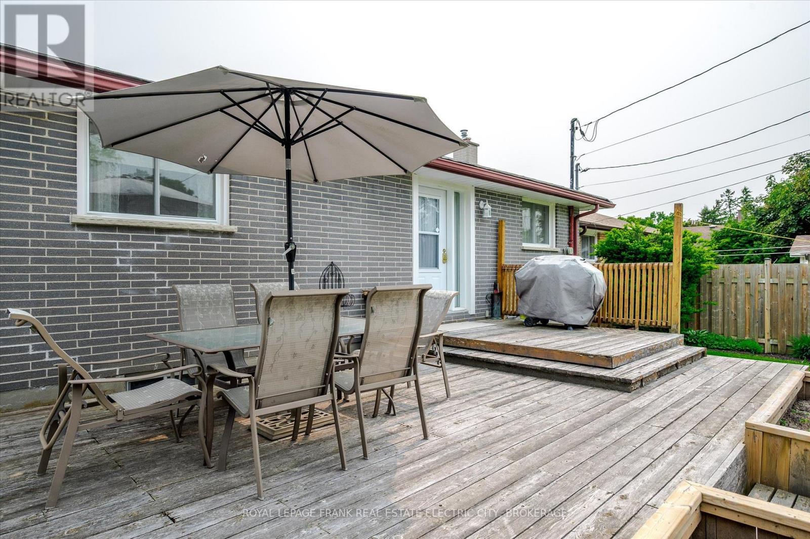 












887 WESTDALE AVENUE

,
Peterborough (Northcrest),




Ontario
K9H6C5

