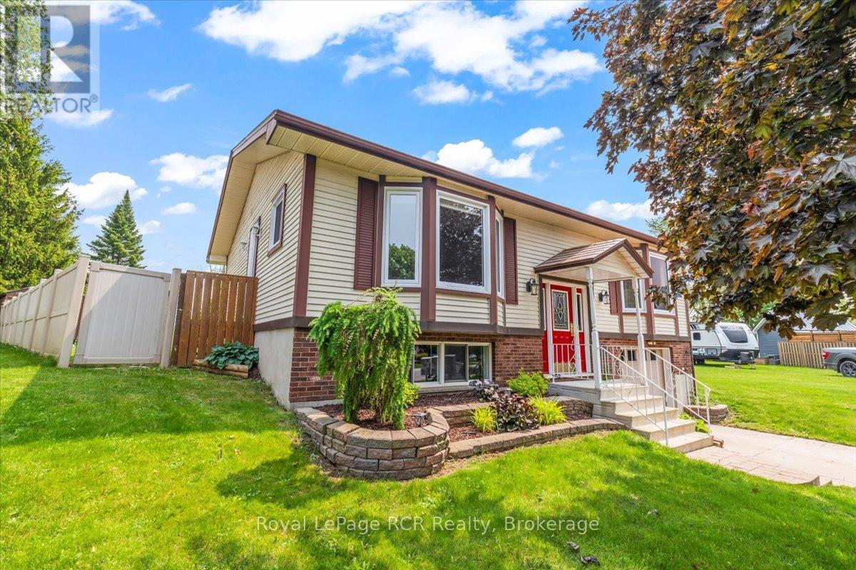












607 2ND ST A STREET

,
Hanover,




Ontario
N4N3R1

