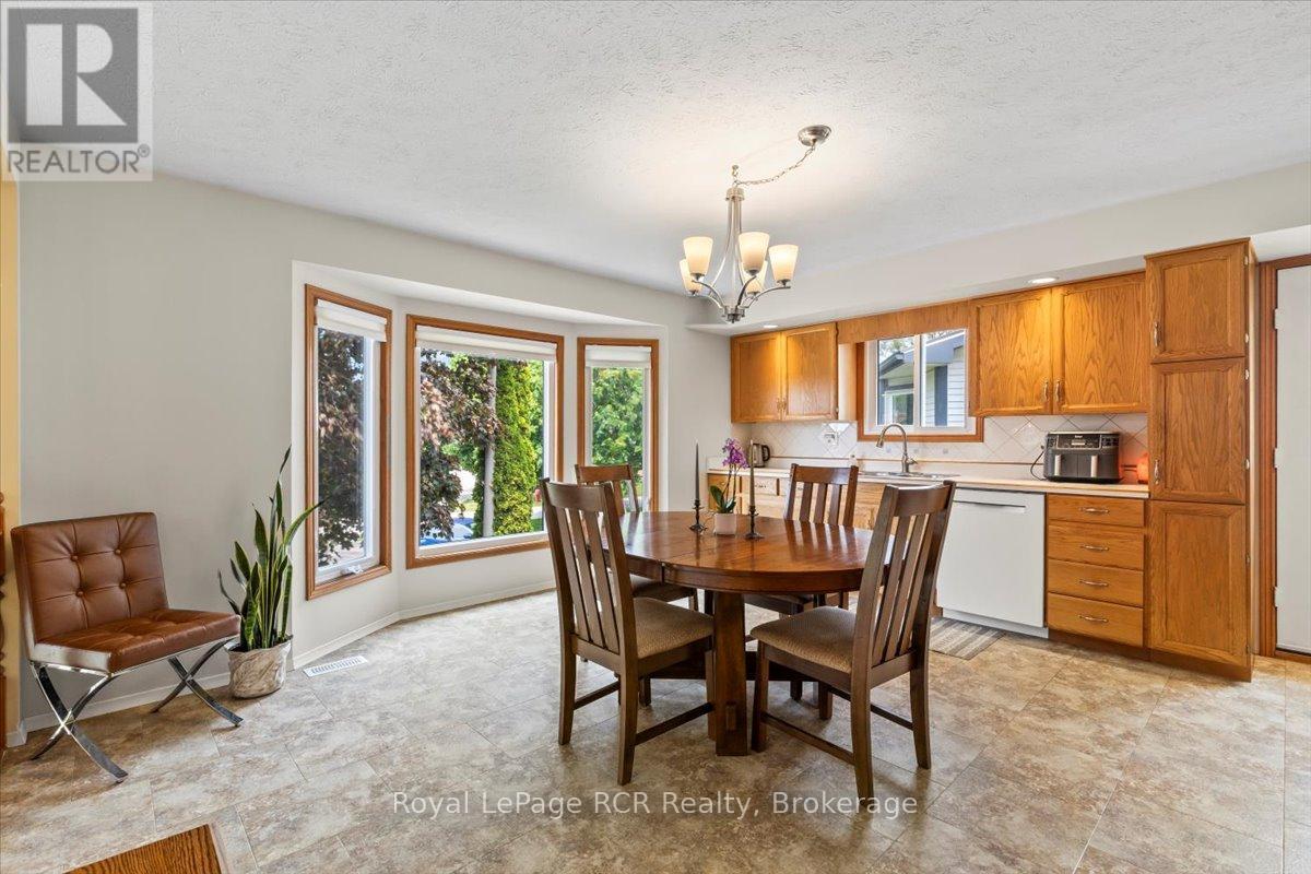 












607 2ND ST A STREET

,
Hanover,




Ontario
N4N3R1

